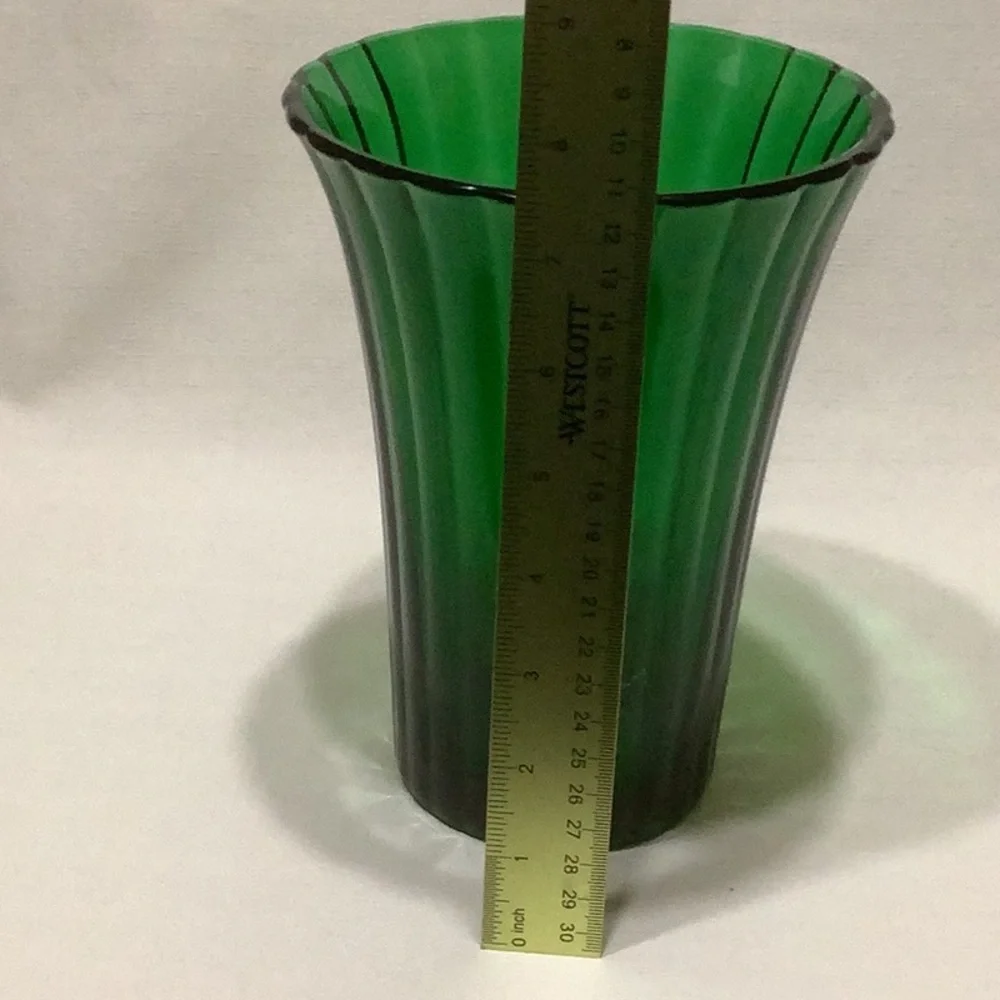 1161 NAPCO Deep Green Glass Vase Cleveland Ohio USA